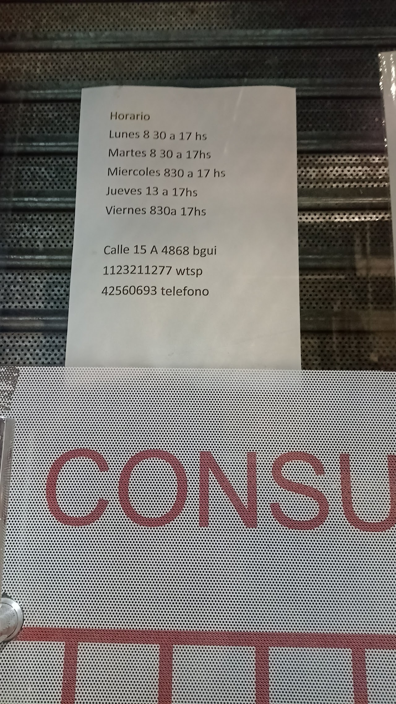 Recepción luminosa y sala de espera climatizada